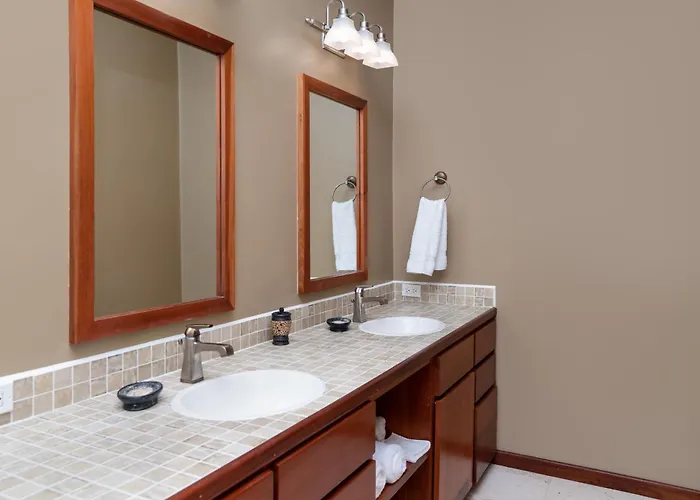 Residences At Barrier Reef 11b Partial Ocean View 2 Bedroom By Floreo * San Pedro (Ambergris Caye)